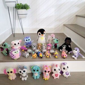 Ty beanie baby beanie boo lot ot 31 animals. Some repeats. Small to large.